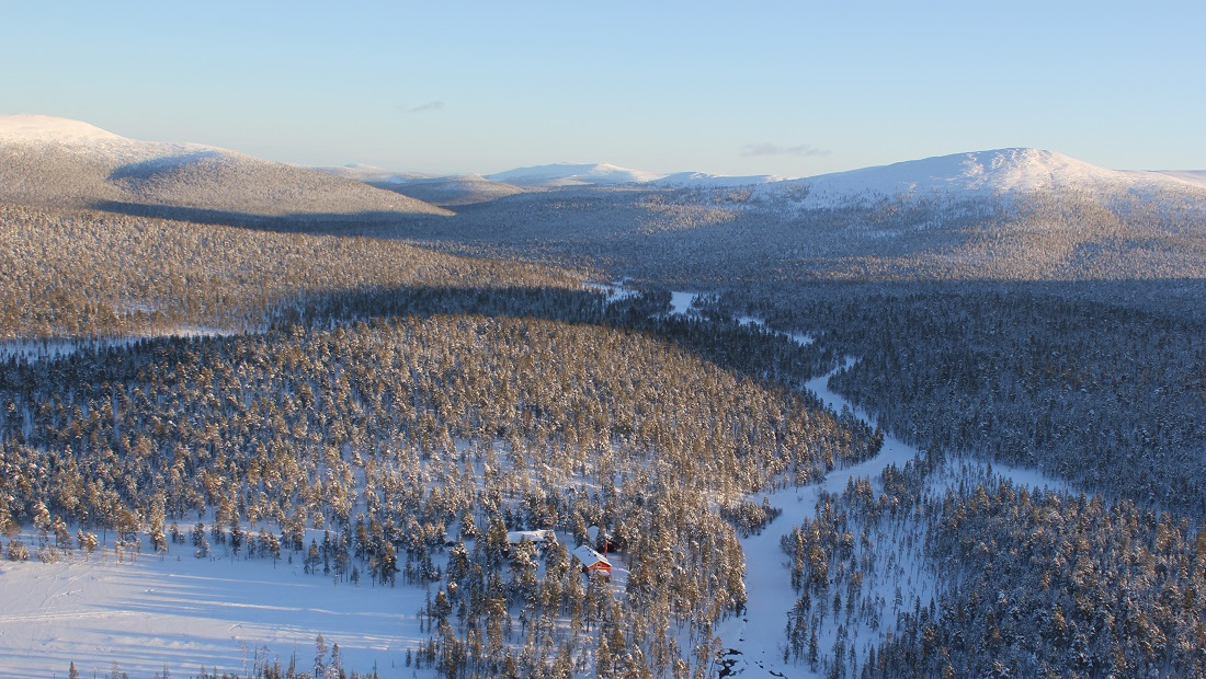 Ilmakuva maastorajasta talvella.