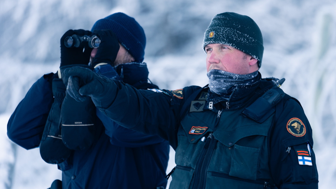 The border guards of Frontex and Finland in cold weather.