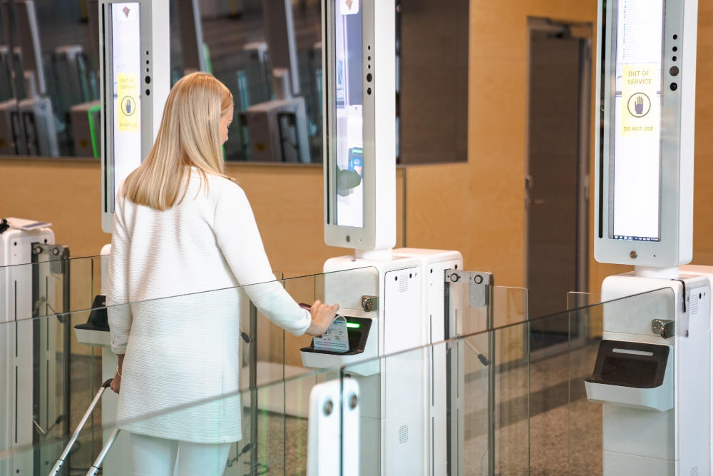 Model passanger using the automated border control gates