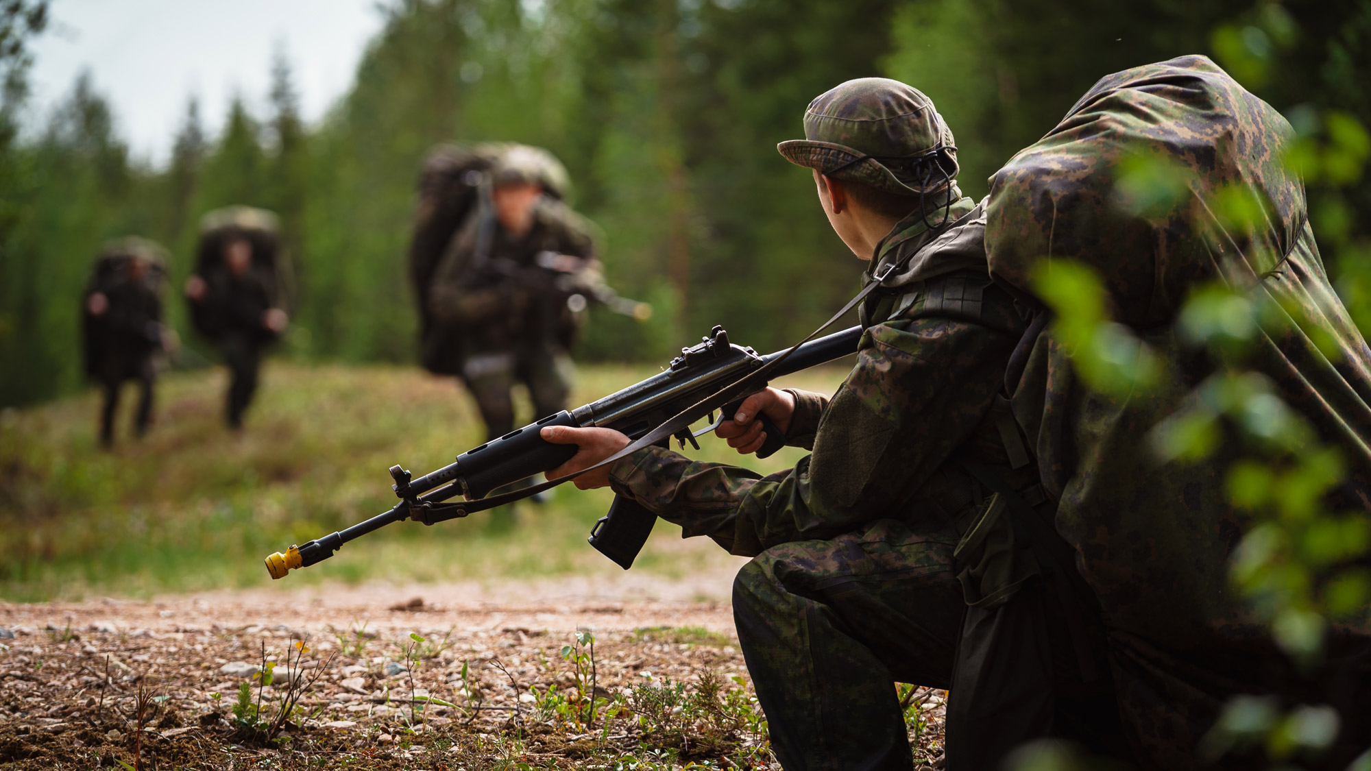 Gränsjägare i terräng.