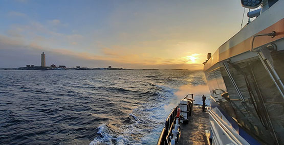 Rannikkovartiovene merellä partioimassa.