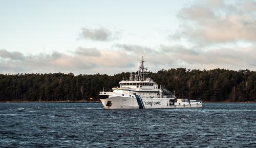 Vartiolaiva Uisko merellä.